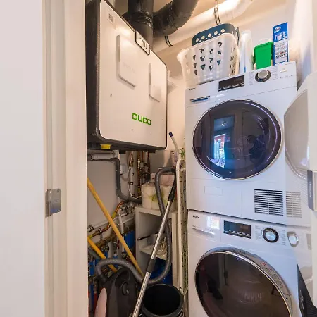 Modern Within Walking Distance Of The Se Апартаменты